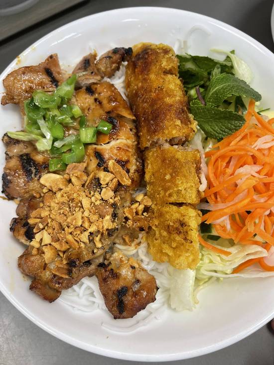 Grilled Chicken and Spring Roll Vermicelli (Bun ga nuong, cha gio)