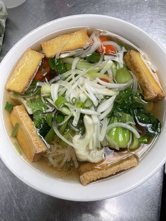 Vegetarian Rice Noodle Soup (Pho rau cai chay)