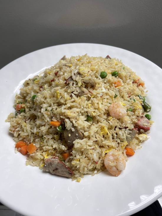 Special Fried RIce with BBQ Pork and Shrimp (Com chien dac biet voi thit xa xiu va tom)