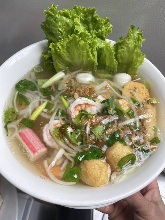 Seafood Rice Noodle Soup (Hu tieu hai san)