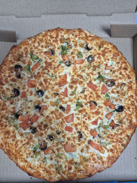 Mediterranean veggie pizza (18" Giant)