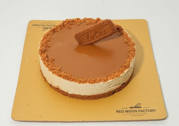 LOTUS BISCOFF CAKE