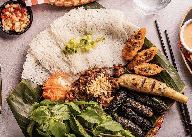 Bánh Hỏi Đặc Biệt / Special Fine Vermicelli Platter