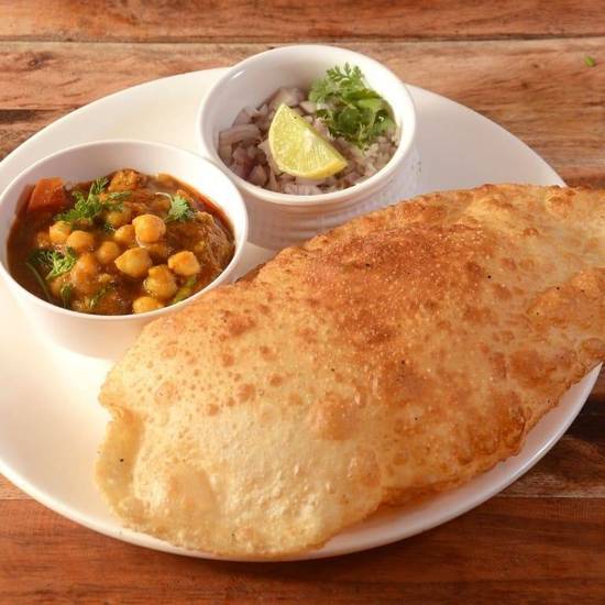 Choley Bhature (2 Pcs.)