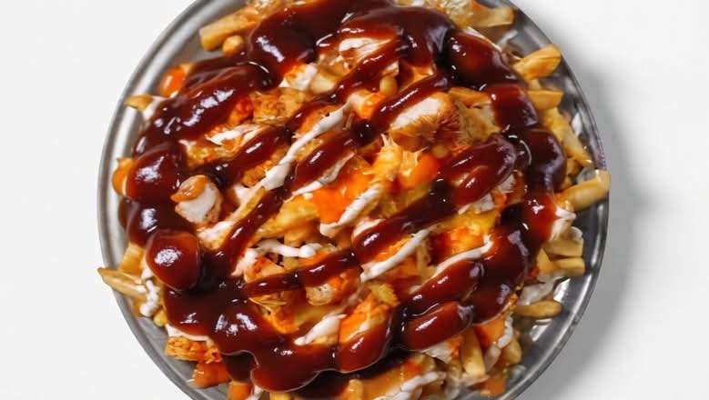 Large Chicks Wings Spicy BBQ Loaded Fries