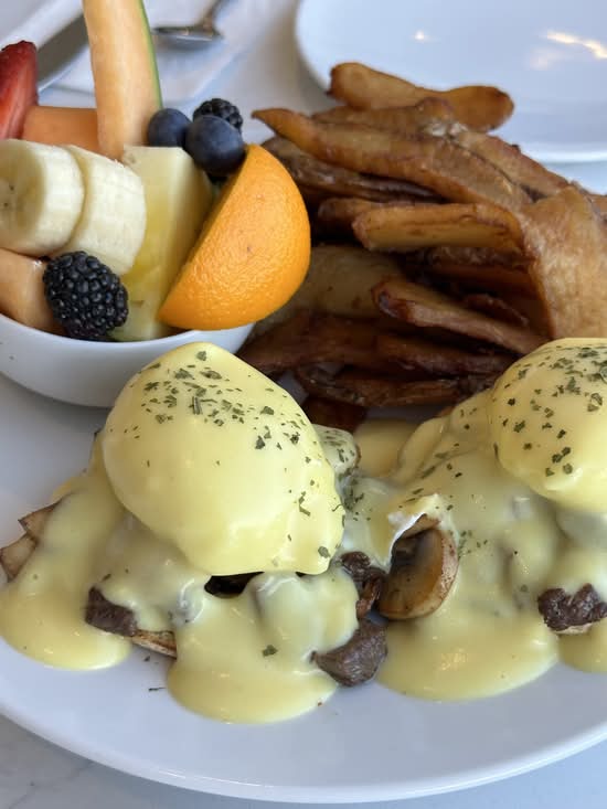 Oeufs bénédicte versailles / Versailles Eggs Benedict