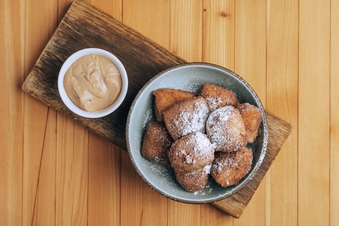 tiramisu donuts