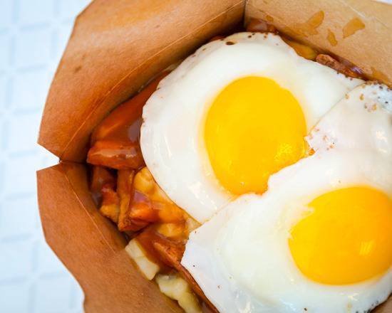 Breakfast Poutine