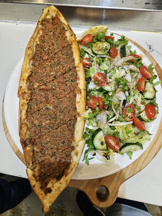 Pidé À La Viande Hachée / Minced Meat Pie