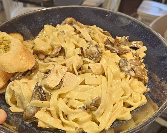 PATES POULET AUX TRUFFES / TRUFFLE CHICKEN PASTA