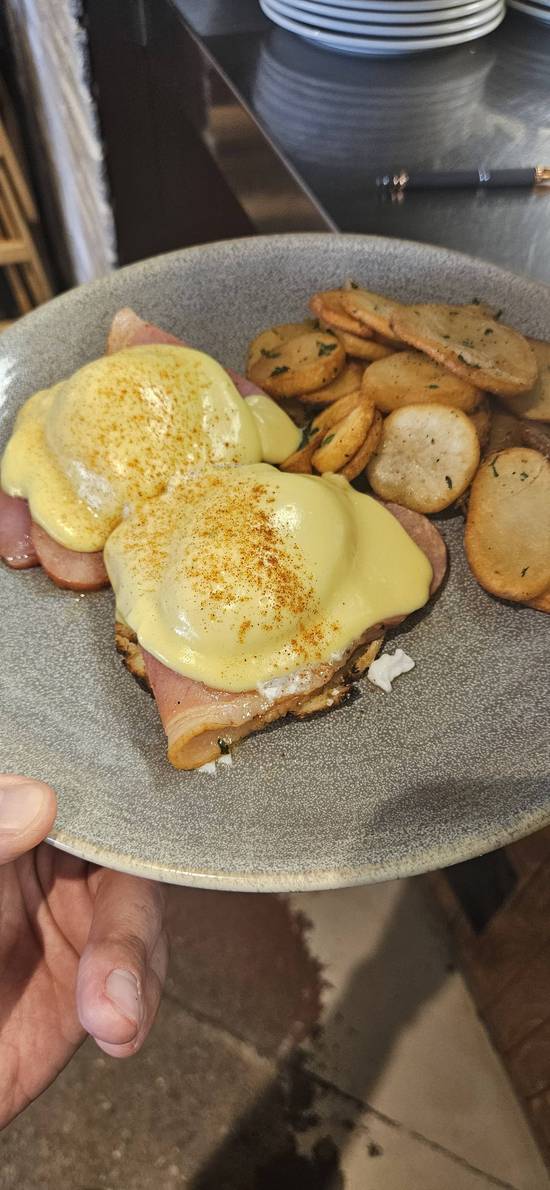 BÉNÉ CLASSIQUE /CLASSIC BENEDICT