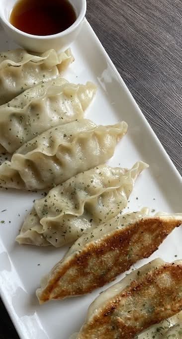 Pan Fried Vegetable gyoza (6pcs)