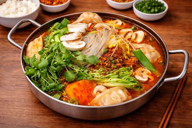 S10. Gamja Tang Hot Pot