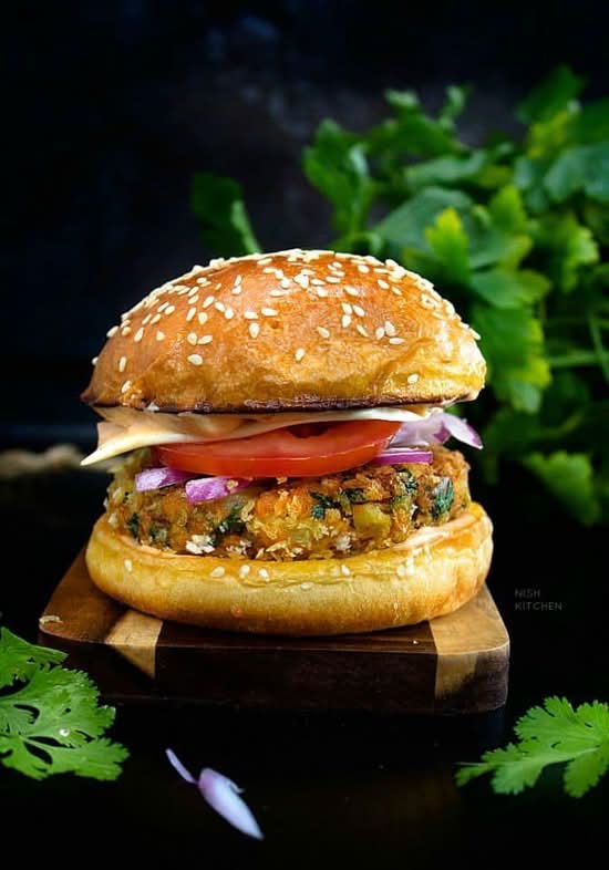 Bomby. Burger