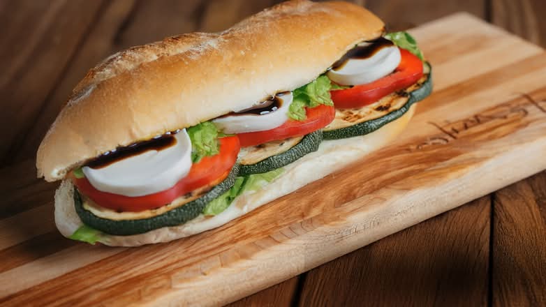 7” Sandwich végétarien / 7" Vegetarian Sandwich