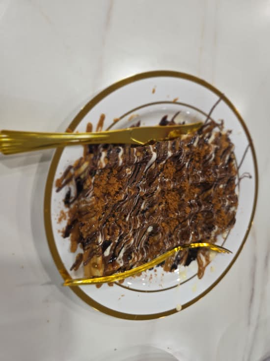 Lotus biscoff + kunafa