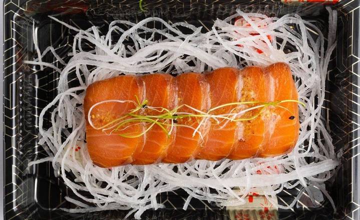 Smoked Salmon Sashimi (6 Pcs)
