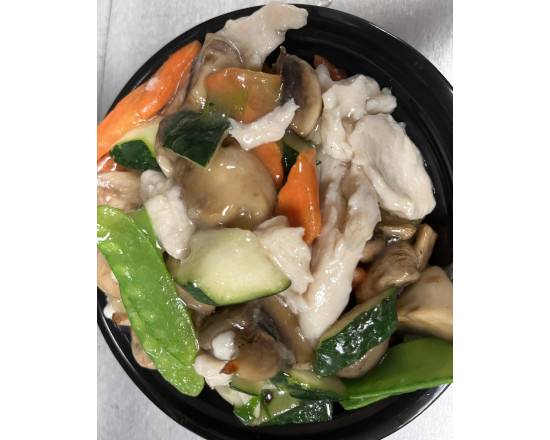 68. Moo Goo Gai Pan (Chicken)