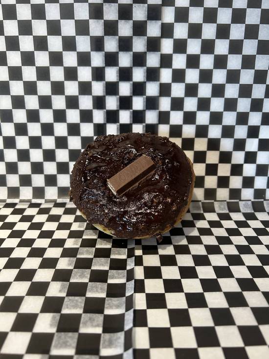 1 Beigne Kit Kat/Kit Kat donut
