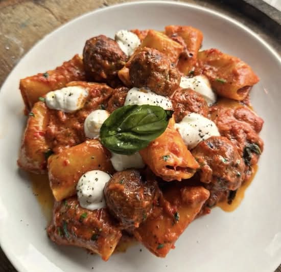 Rigatoni pasta with Rich Tomato Sauce & Tender Meatballs