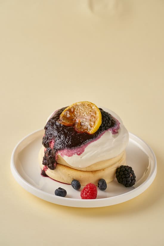 Blueberry Cheese Soufflé Pancake