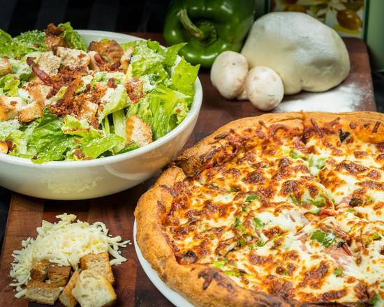 Grosse Salade César Avec Pizza / Large Caeser & Pizza