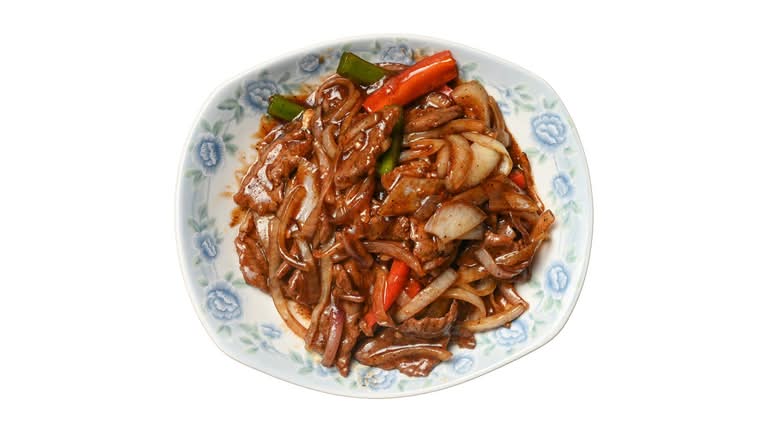 33. Bœuf Au Poivre Noir / 33. Beef with Black Pepper