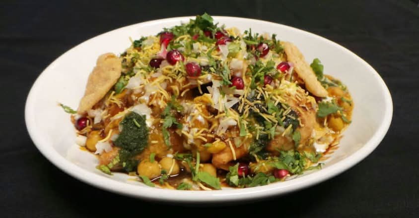 Aloo Tikki Chole Chat