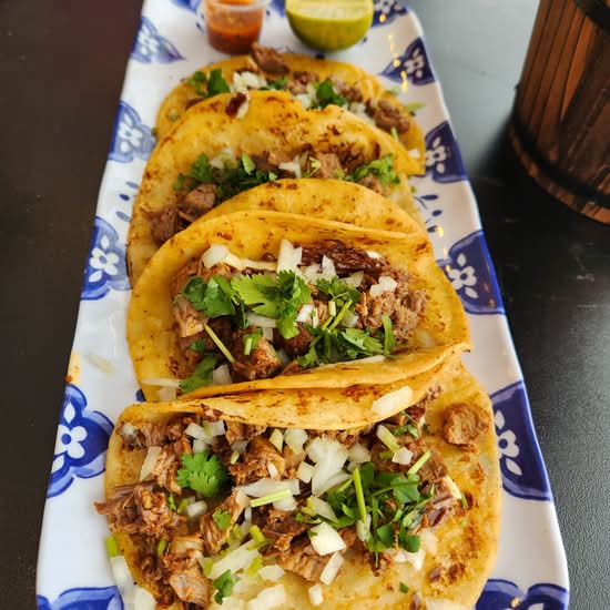 4 Tacos Carnitas, Cochinita ou Pastor