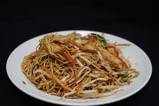 86b.Chicken Lo Mein Noodle