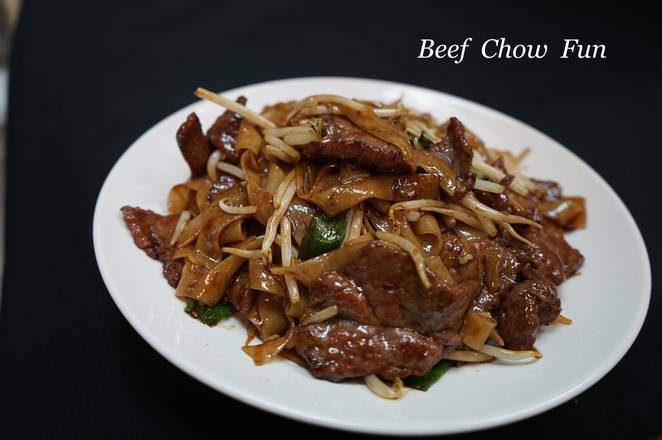 #93 Beef Chow Fun