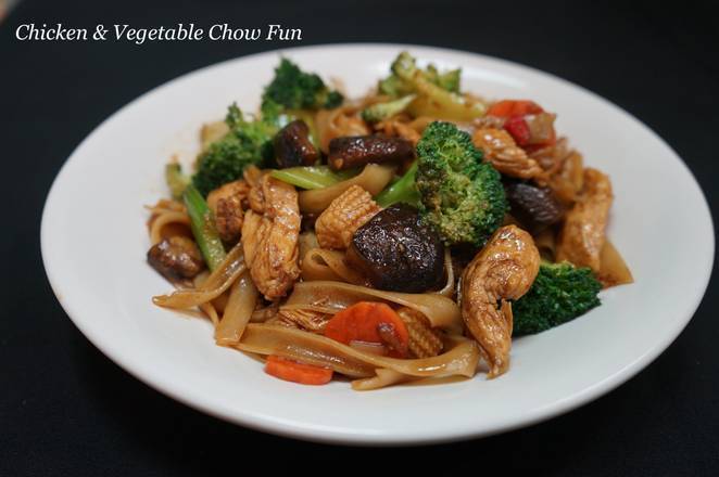 #92 Chicken and Vegetable Chow Fun
