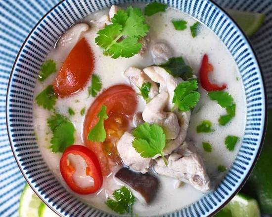 Tom Kha