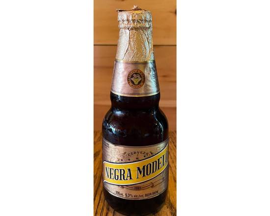 Modelo Negra, 355ml bottled beer (5.3%25 ABV)