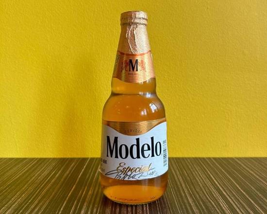 Modelo Especial, 355ml bottled beer (4.5%25 ABV)