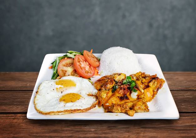67. Two Sunny-side Up Eggs with Grilled Lemon Grass Chicken / Cơm trứng ốp la với gà 煎蛋香茅燒雞飯