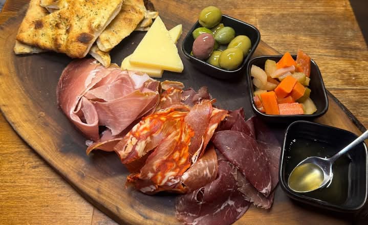 TAGLIERE SALUMI