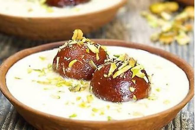 'Rabri' Gulab Jamun