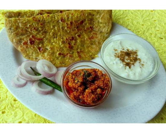 Mooli paratha with dahi and achar
