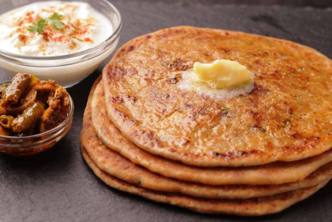 Gobi paratha with dahi and achar