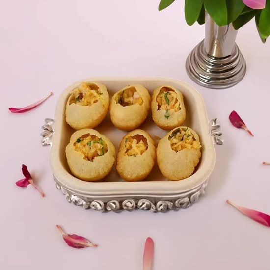 Sooji Golgappe