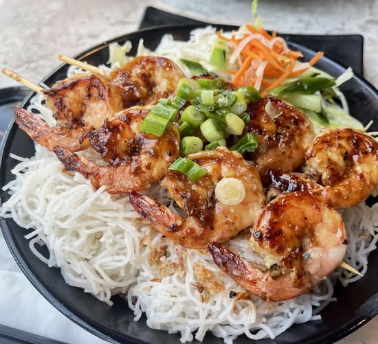 B15. Vermicelli with Grilled Shrimp