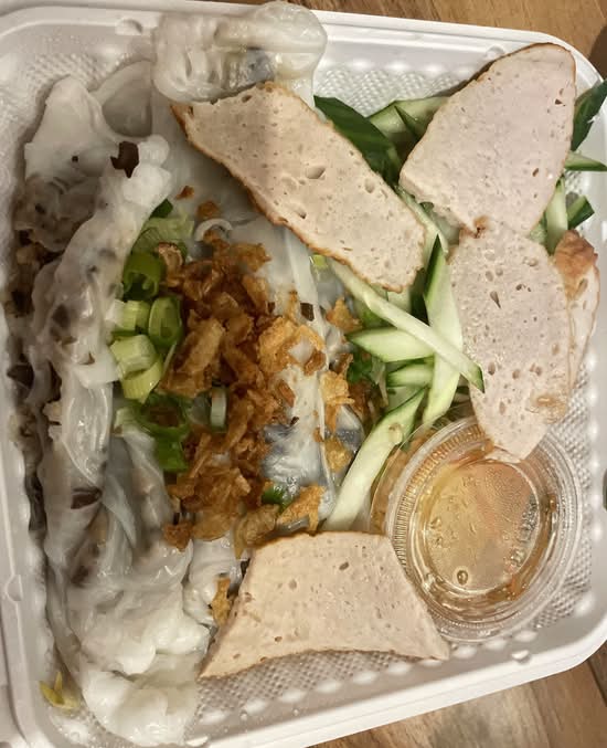 #508 Vietnamese Dumpling with Sausage (Banh Cuon Cha Lua)