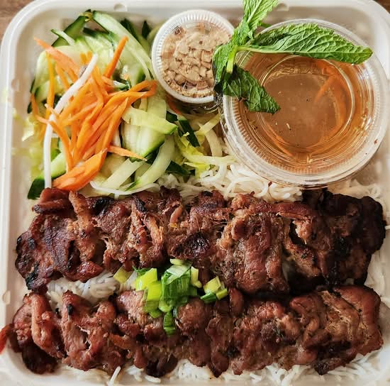 #802 BBQ Pork on Vermicelli (Bun Thit Nuong)