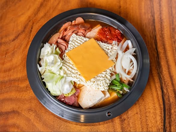 BUDAE JJIGAE 부대찌개