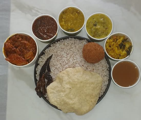 Chilli Chicken, 3 Vegetarian Curries, and Rice
