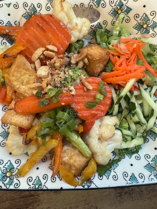 BXChay - Bún xào chay - vegetarian sautéed vegetables & tofu over vermicelli