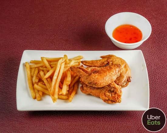 E6 Ailes de Poulet Frites(4) avec patates frites/ Fried Chicken Wings(4)with french fries