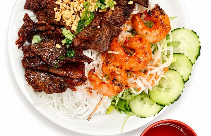30. Shrimp & charbroiled beef vermicelli