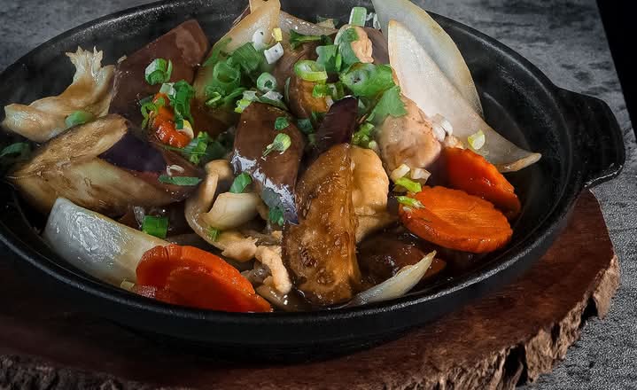 155. Sizzling chicken with eggplant